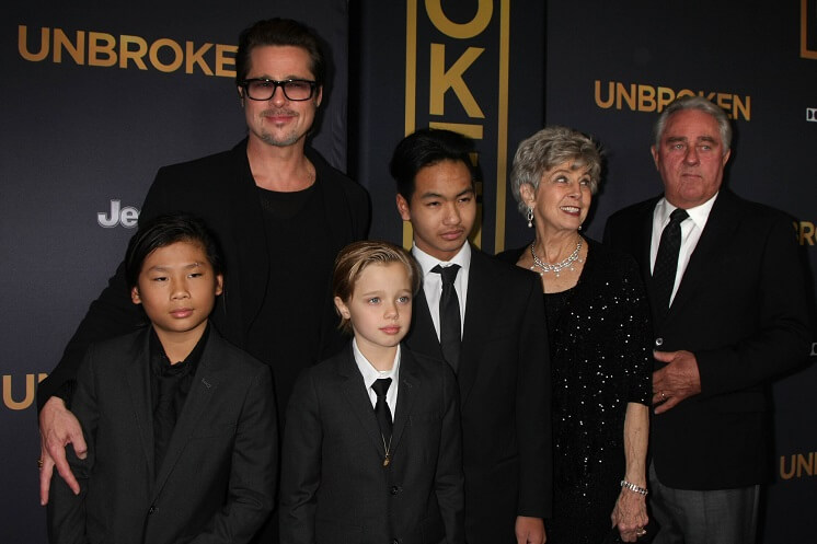 Brad Pitt z rodziną na premierze dramatu „Niezwyciężoność”